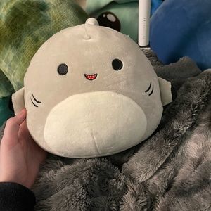 8” Gordon the Shark Squishmallow